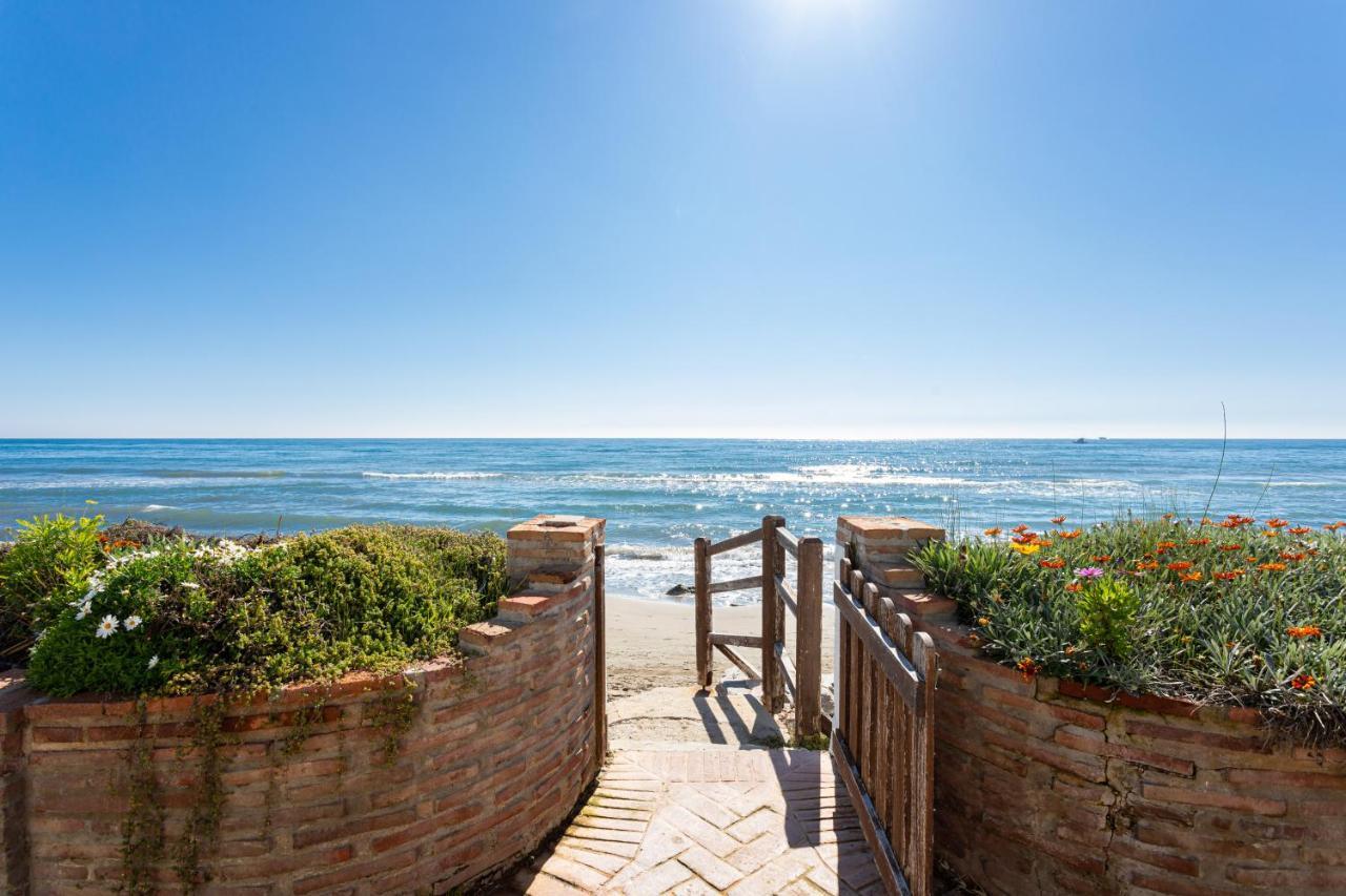 Charming Villa On The Seafront Marbella Luaran gambar