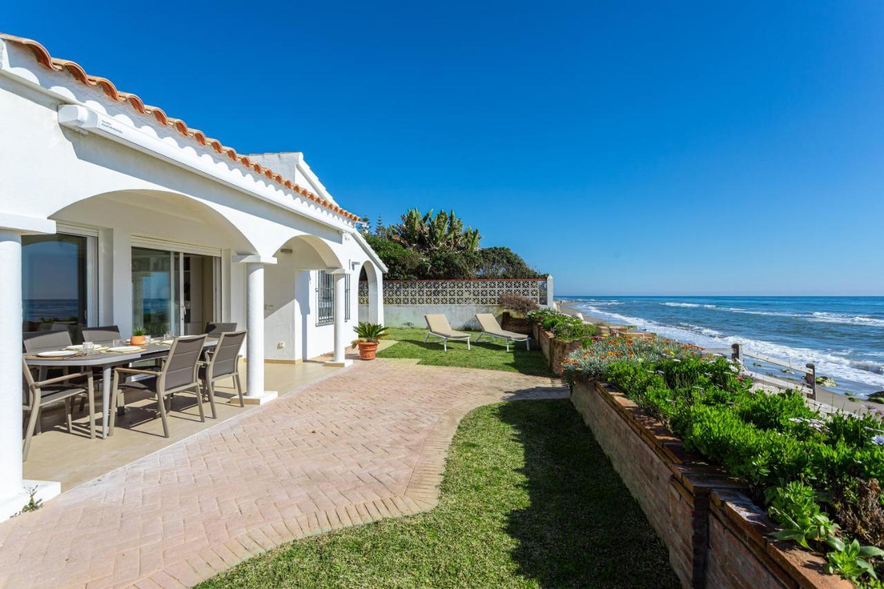 Charming Villa On The Seafront Marbella Luaran gambar
